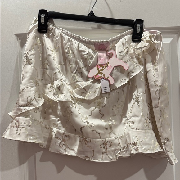 LoveShackFancy Dresses & Skirts - NWT LOVESHACKFANCY X PINK Cream Ruffle Skirt with Gold Bow Print